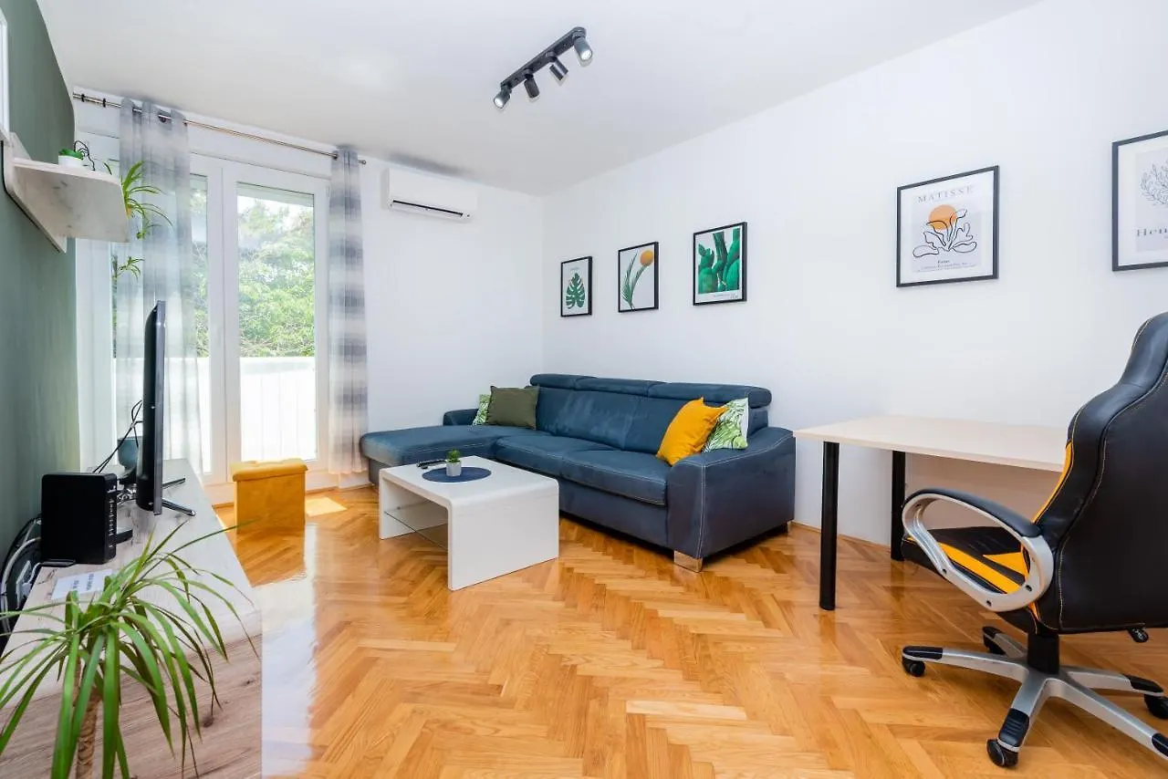 Spacious Apartment Rocky With Balcony Split 0*,  Croatia