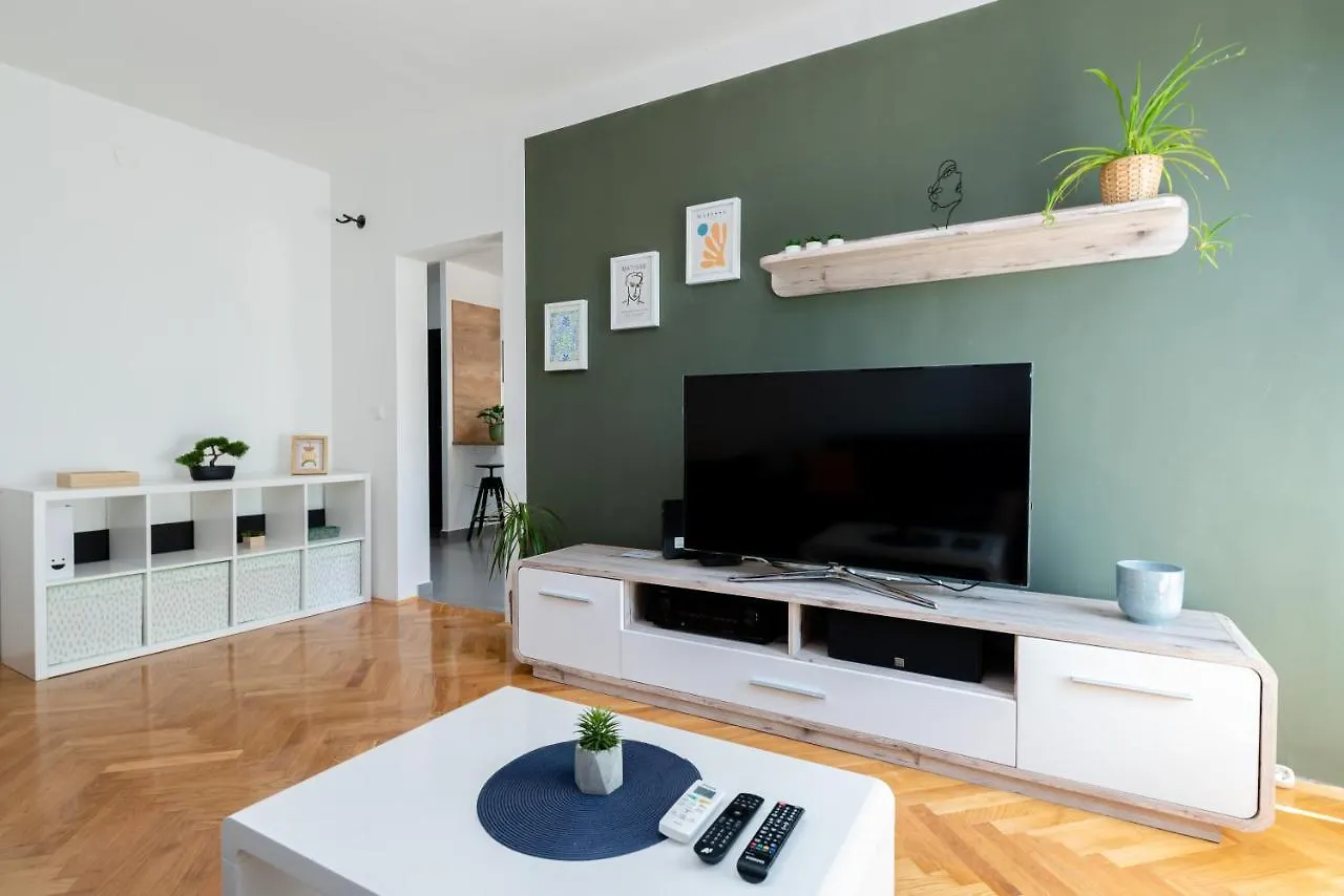 Spacious Apartment Rocky With Balcony Split