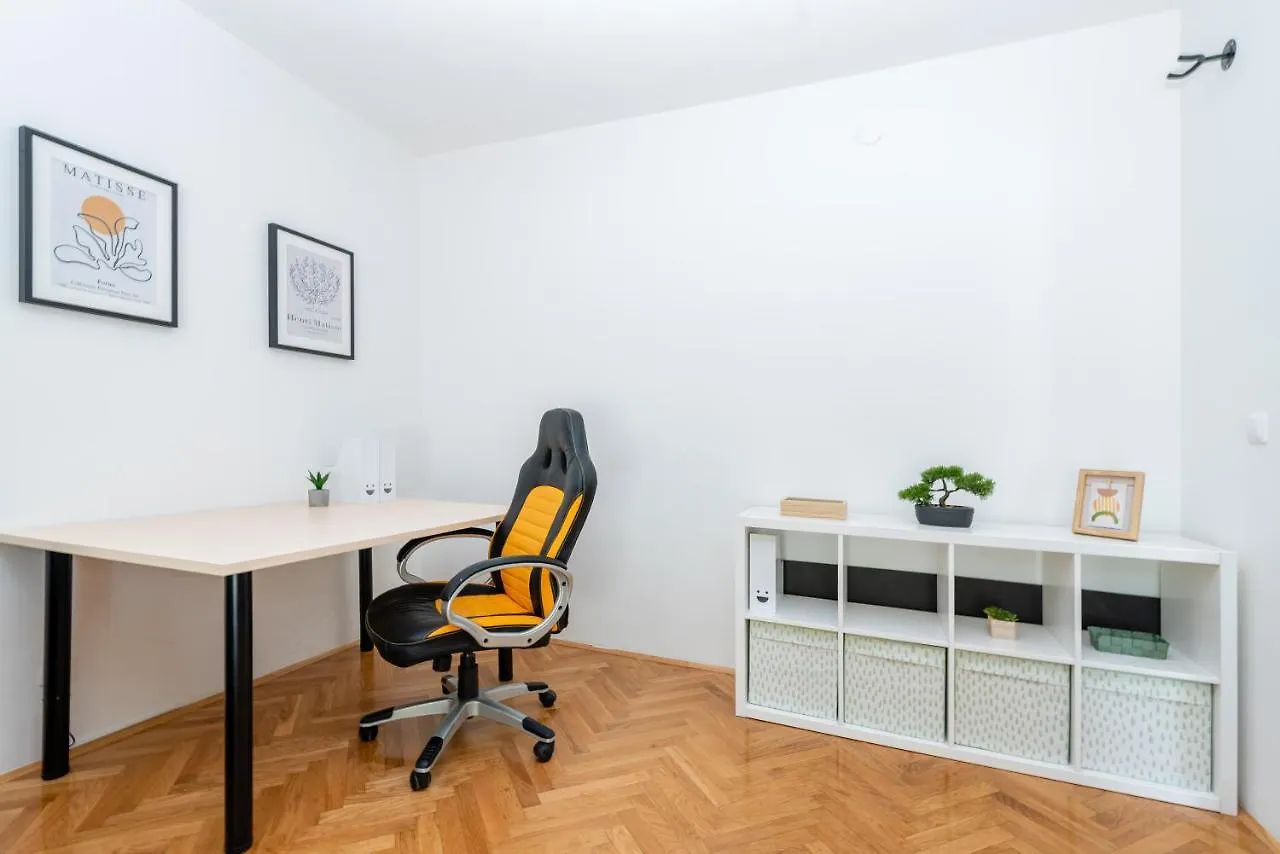 Spacious Apartment Rocky With Balcony Split