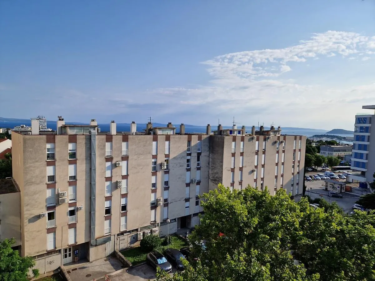Spacious Apartment Rocky With Balcony Split